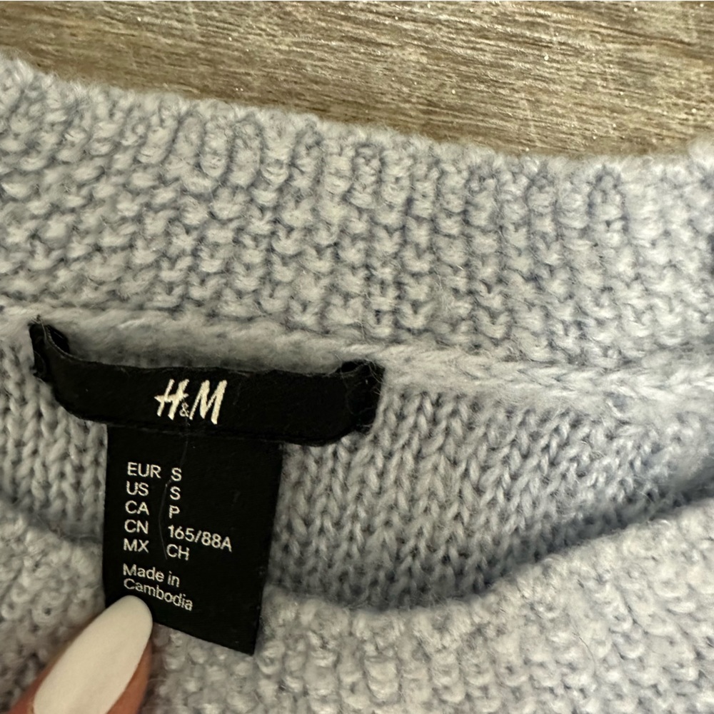 Women’s Long Sleeve Scoop Neck Light Blue Embroidered Sweater Top- Size Small - Picture 4 of 6